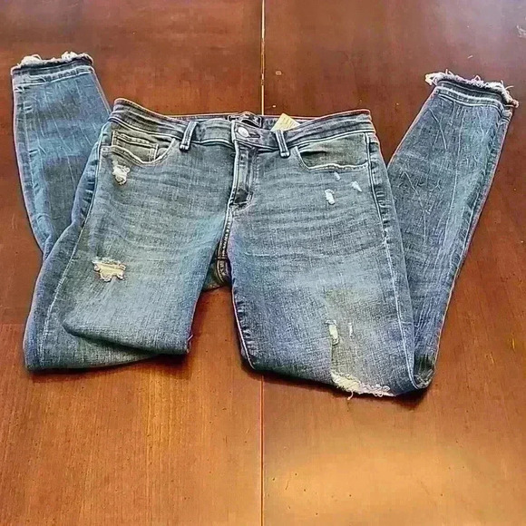 Abercrombie and Fitch Skinny Denim Jean - Picture 6 of 11
